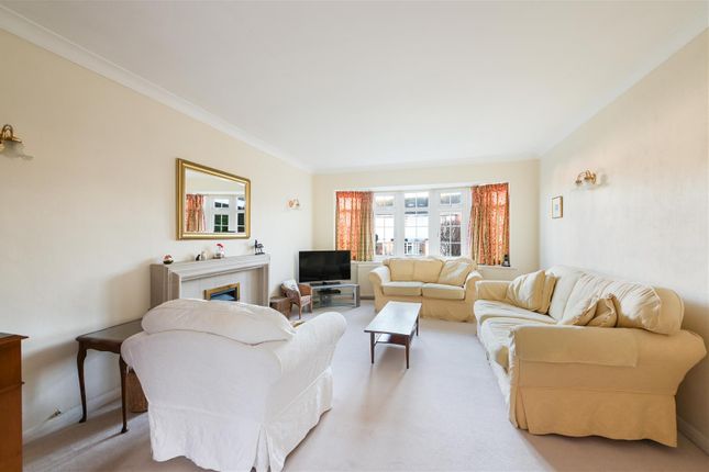 5, The Hayes, Epsom photo 2