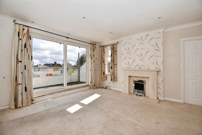 16, Glenfield Drive, Hull photo 2