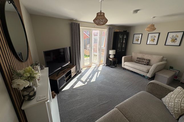 30 Cotter Way, Canterbury photo 3