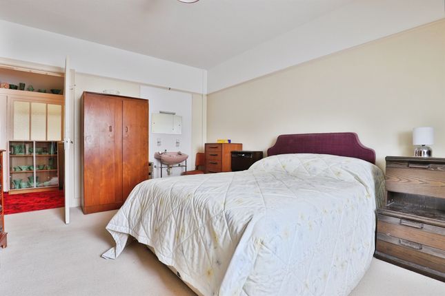 18b, Crabton Close Road, Bournemouth photo 3