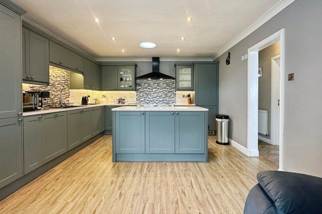 Castleview, 122, Towyn Way West, Towyn photo 3