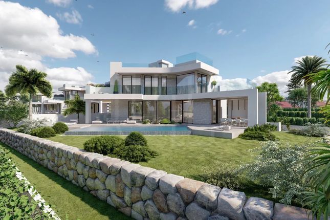 Thumbnail Villa for sale in Marbella East, 29600, Spain