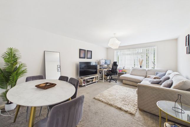 5C,, Murrells Lane, Camberley photo 2