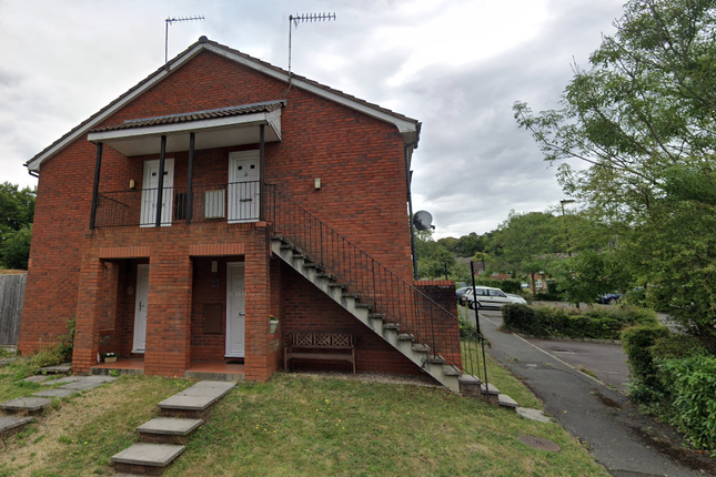67, Southampton photo 5