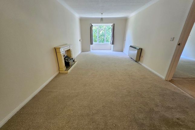109 Hertswood Court, Hillside Gardens, Barnet photo 2