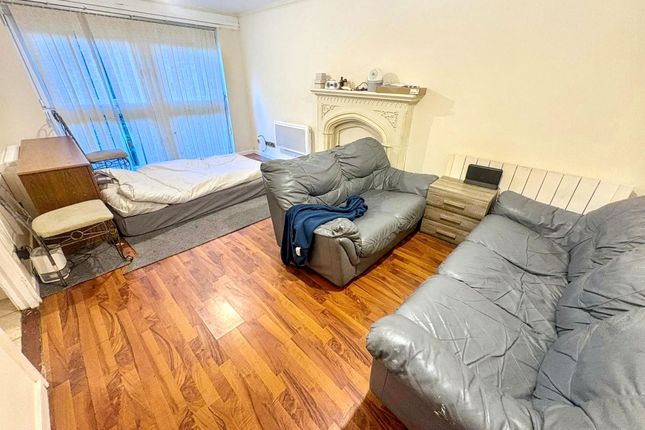 17 Gray Court, Gray Road, Sunderland photo 2