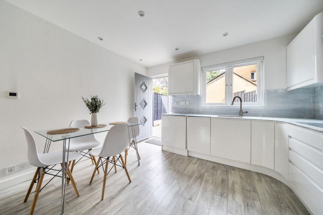 8, Portia Grove, Bracknell photo 4