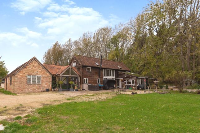 Thumbnail Barn conversion for sale in Oxford Road, Oakley, Aylesbury