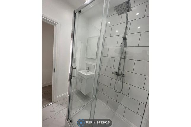 Banstead Road, Caterham photo 5
