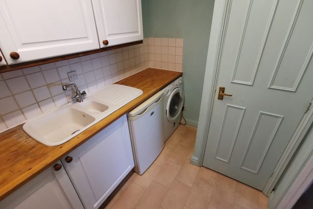 Flat for sale in Tippett Rise, Reading