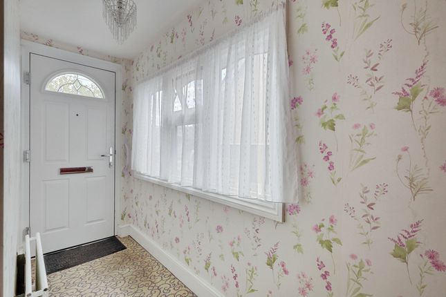 22, Appleton Road Benfleet, Benfleet photo 4
