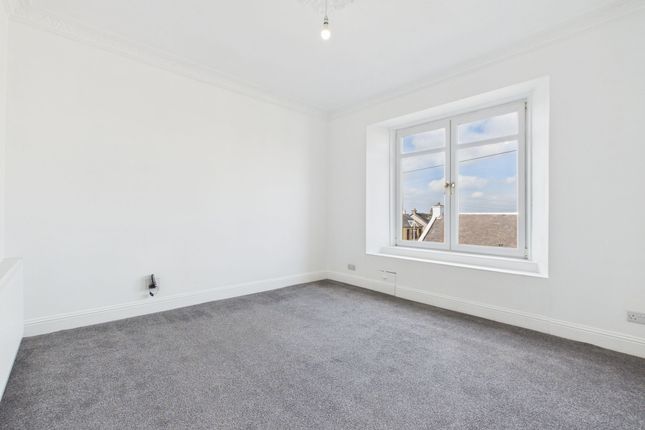 32 Kirk Road, Carluke photo 2