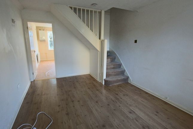 5, Sandringham Court, Kettering photo 2