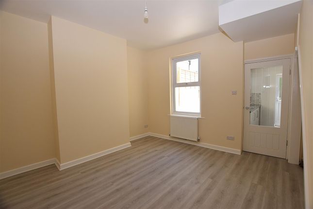 42, Percy Road, Hastings photo 3