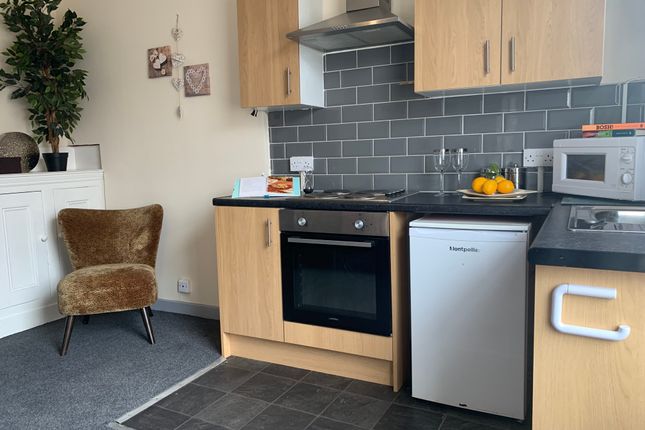 31, Cedar Terrace, Armley photo 5