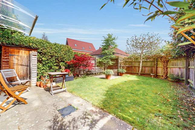 14, Poppy Avenue, Milton Keynes photo 2