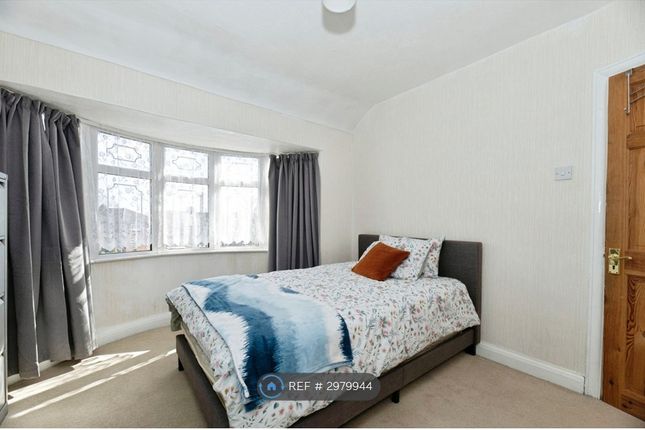 Marlow Drive, Sutton photo 4