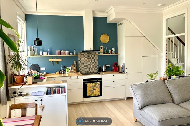 C Clermont Terrace, Brighton photo 3