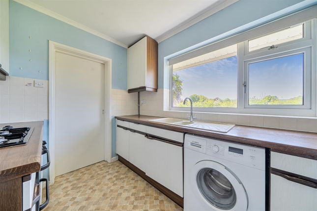 49, Broadmead, Dorchester photo 3