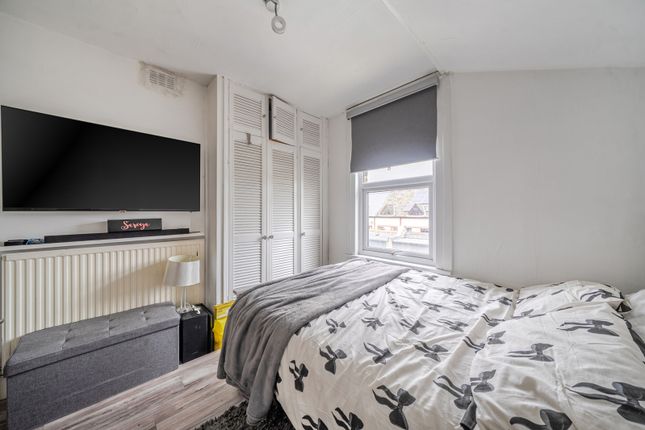 28A,, Muirkirk Road, London photo 4