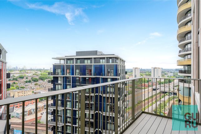 135 Parkside Apartments,, Cascade Way, London photo 4