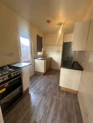 Flat to rent in Victoria Road East, Leicester