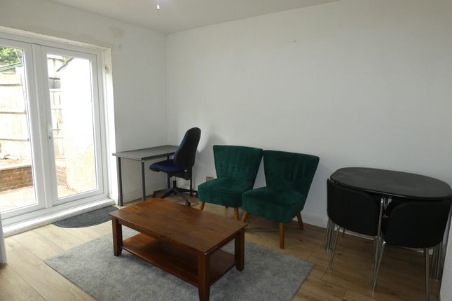 137, Runley Road, LUTON photo 4
