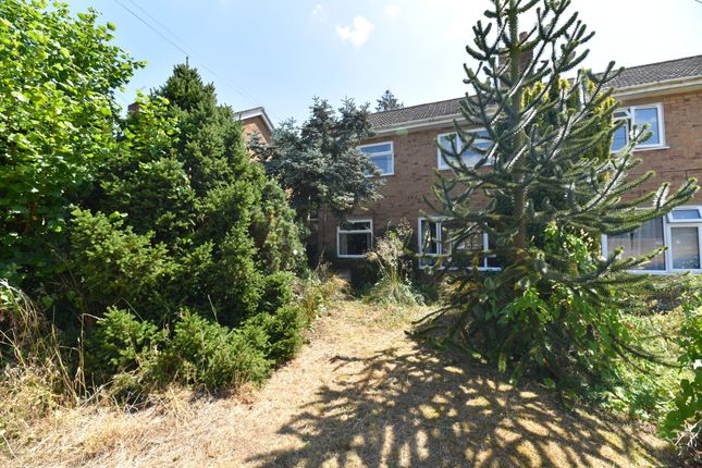 3-bed semi-detached on 21 Brookside, Huntingdon, £280,000