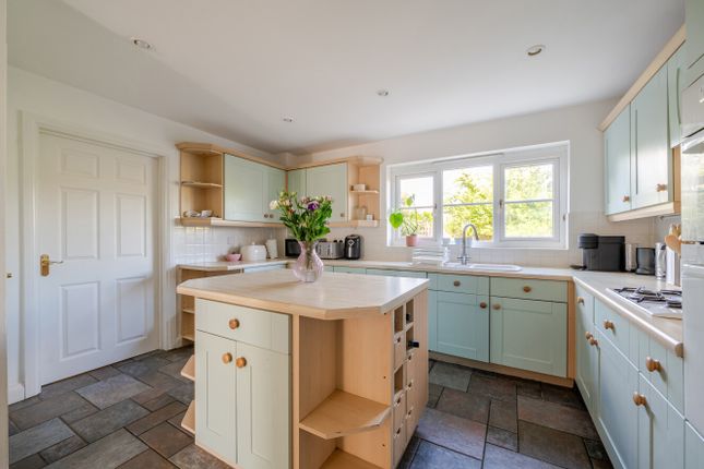 7b, Round Grove, Croydon photo 3