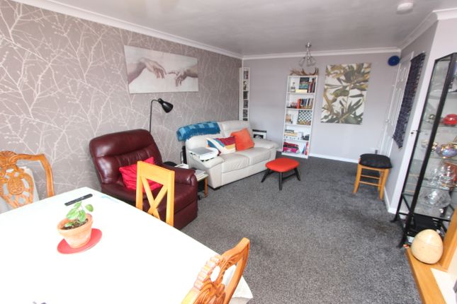 17, Annandale Gardens, Glenrothes photo 4