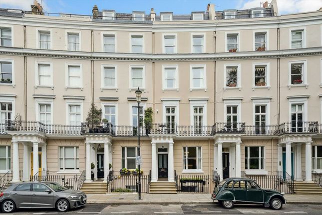 Maisonette to rent in Royal Crescent, London