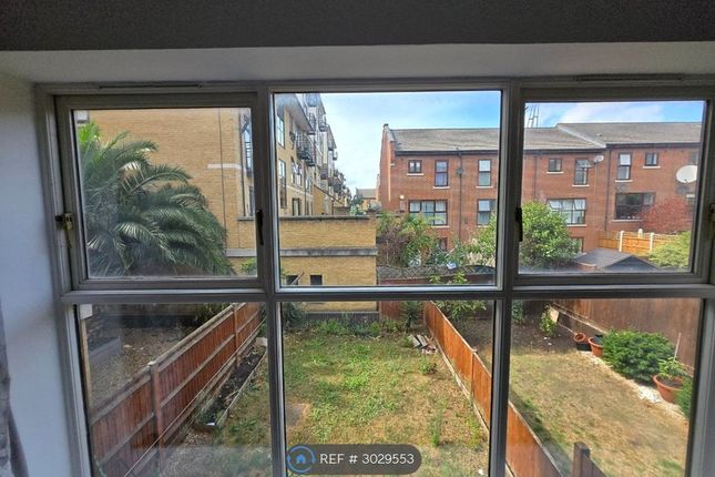 Constable Avenue, Royal Victoria Docks, London photo 4