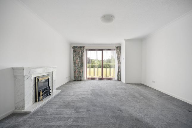 4a Newton Grove, Newton Mearns photo 3