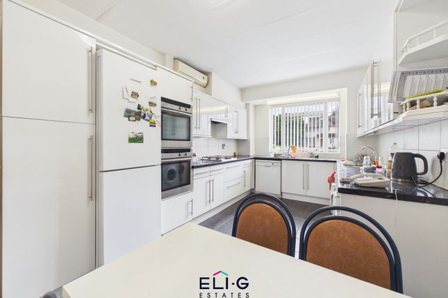 10 Riverside Drive, Golders Green Road, London photo 3