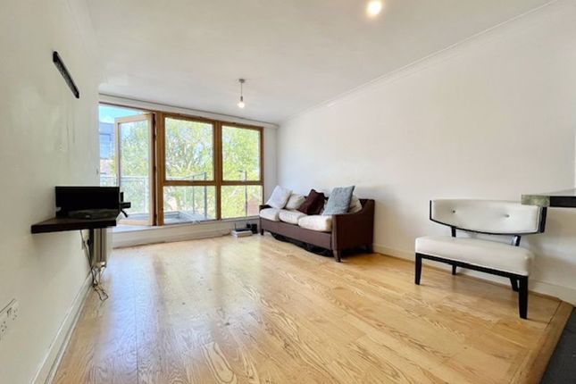 Thumbnail Flat to rent in St. James's Road, London