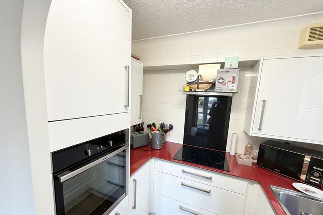 Flat 1, Homeglade House, St. Johns Road, Eastbourne photo 4