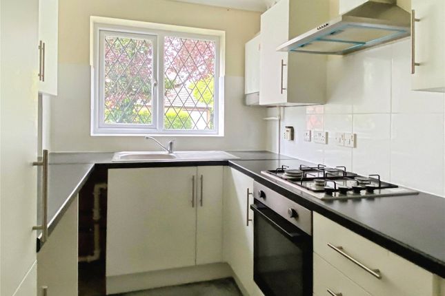 1, Belvedere Walk, Wokingham photo 3