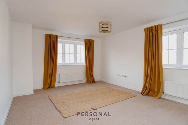 Flat 3 7 Hayton Crescent, Tadworth photo 5
