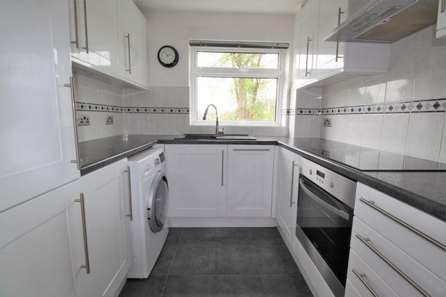 4 White Court Thornton Close, Guildford photo 4