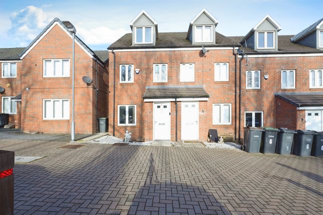 Thumbnail Terraced house for sale in Guardian Way, Luton
