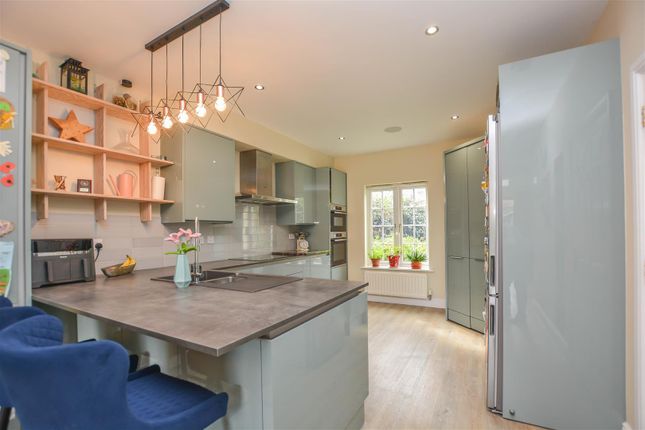 51, Vaughan Williams Way, Brentwood photo 3