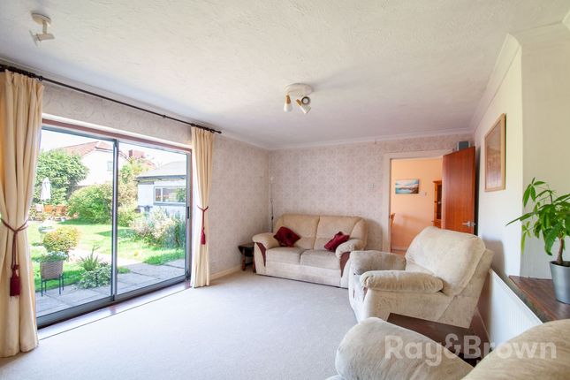 102 Manor Way, Cardiff photo 2