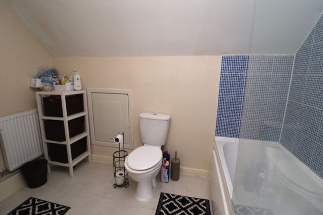 16 Fallow Crescent, Southampton photo 5