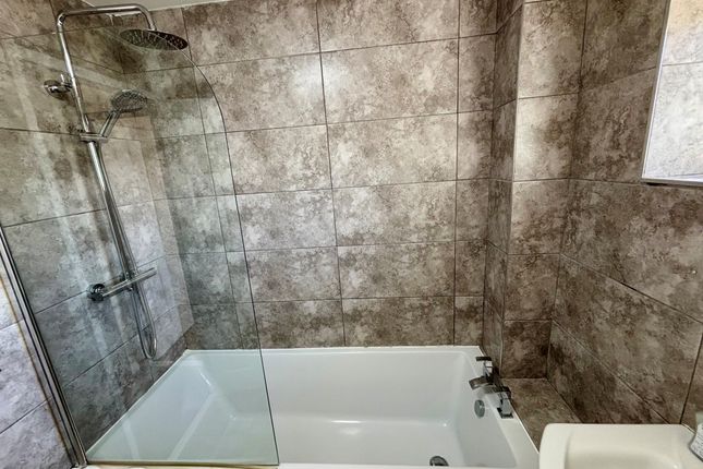 205, Newcastle upon Tyne photo 5
