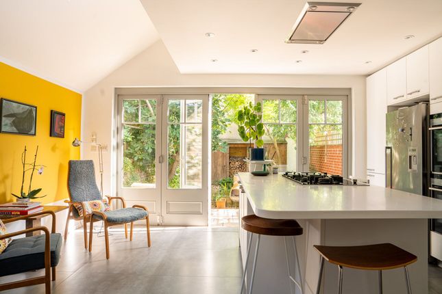 6 Dalgarno Gardens, London photo 2