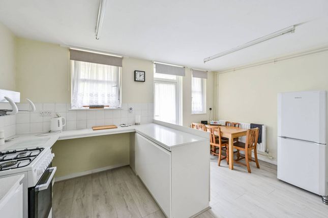 Maisonette for sale in Clearbrook Way, Limehouse, London