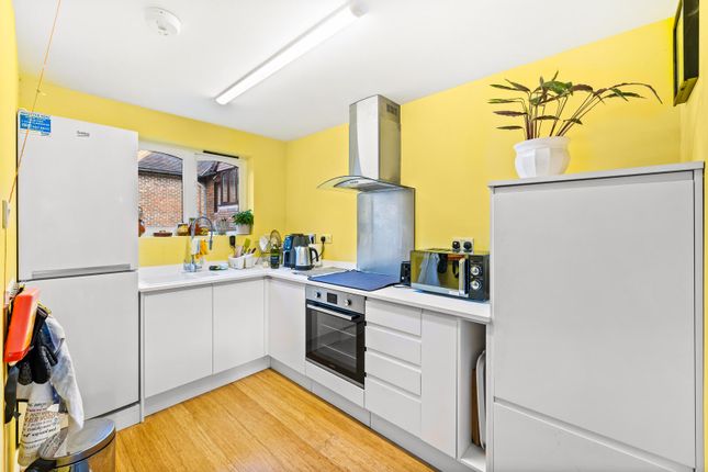 12 White Horse Court, Storrington, Pulborough photo 4
