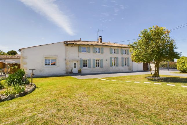 Thumbnail Property for sale in Fontaines-D'ozillac, Poitou-Charentes, 17500, France