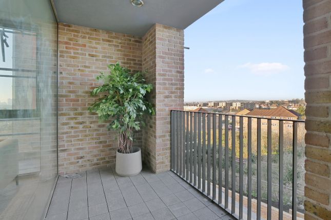 Flat for sale in Middle Yard, Dollis Hill