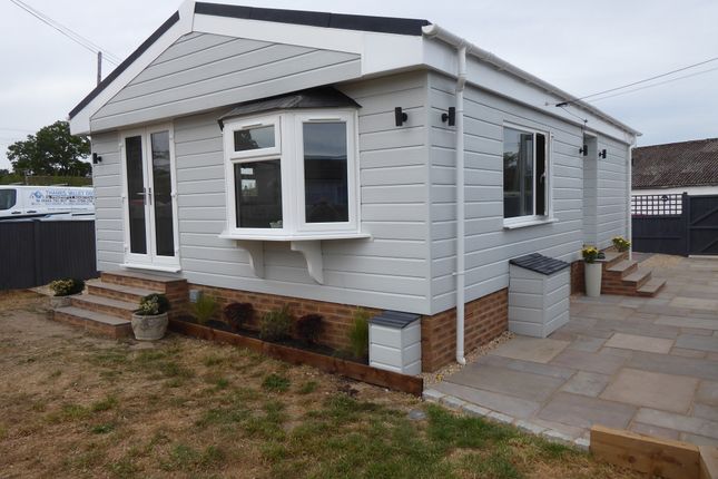 2-bed caravan on 28, Loddon Court Farm Park, Beech Hill Road, Spencers Wood, Reading, Berkshire, £175,000